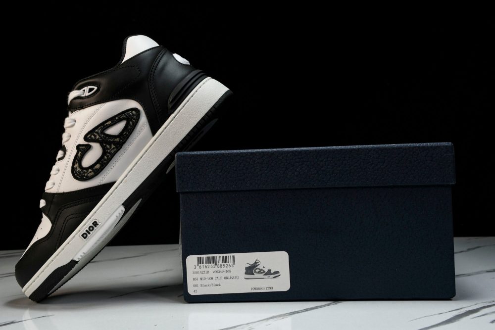 D1or B57 Mid-Top "Black White' - Image 24