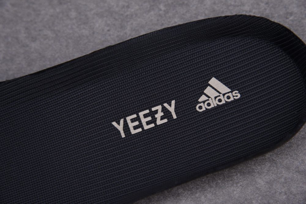 Yzy Boost 700 MNVN Orange - Image 15