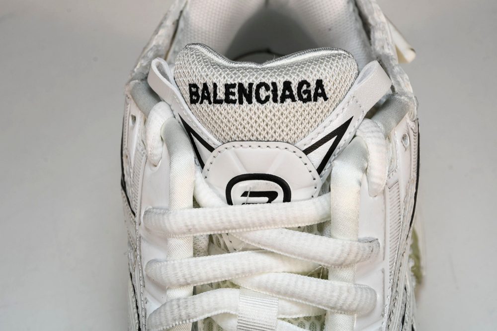Runner 'White' - Image 11
