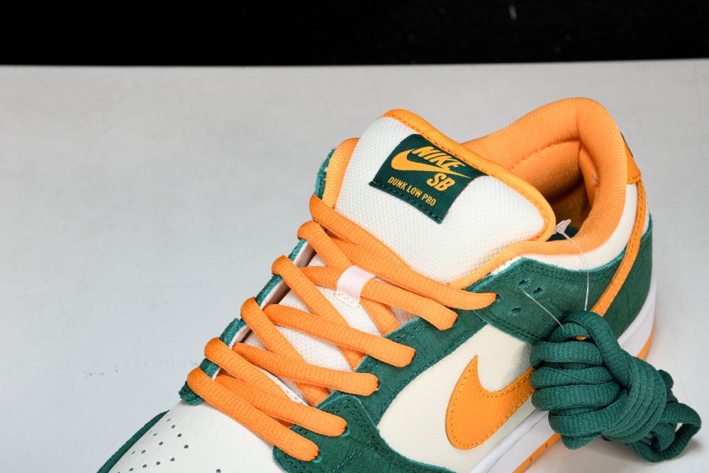 SB Dnk Low 'Legion Pine Kumquat' - Image 10