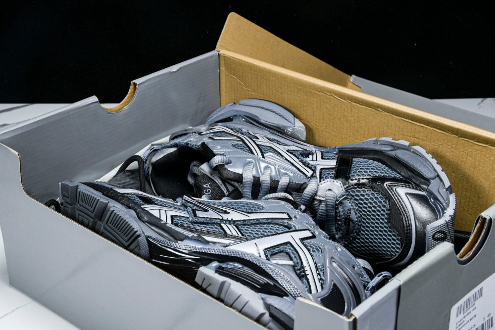 Runner 'Dark Grey Black' - Image 23