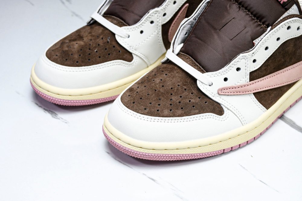 Travis Scott AJ1 Retro Low OG 'Dark Pony' - Image 18