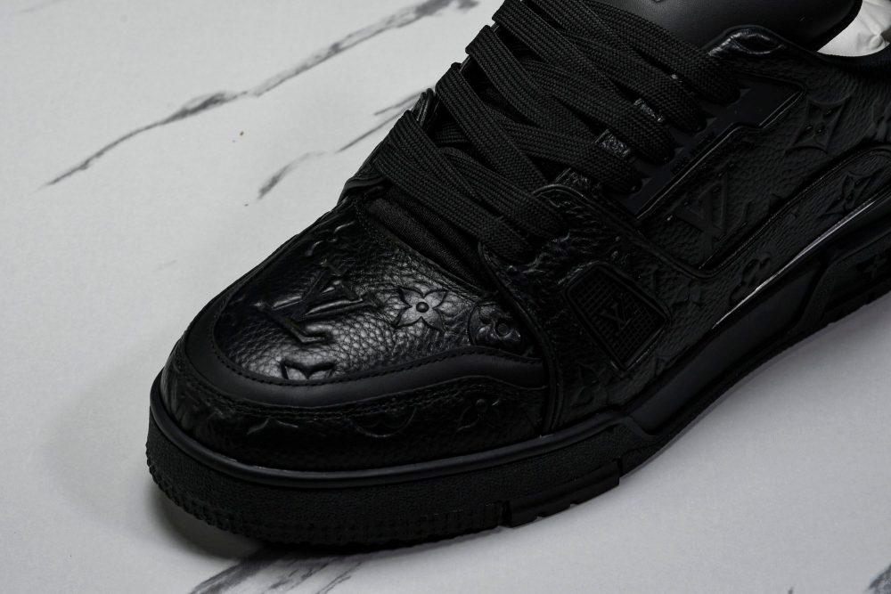 Louis Vuittоп Trainer Low 'Black Embossed Signature' - Image 9