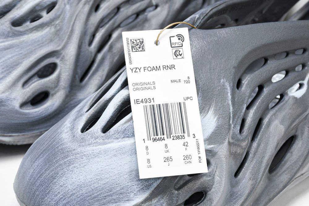 Yzy Foam RNNR 'MX Granite' - Image 16