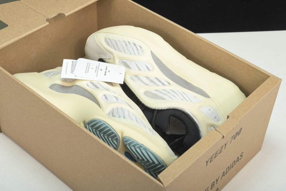 Yzy 700 V3 Azael - Image 22