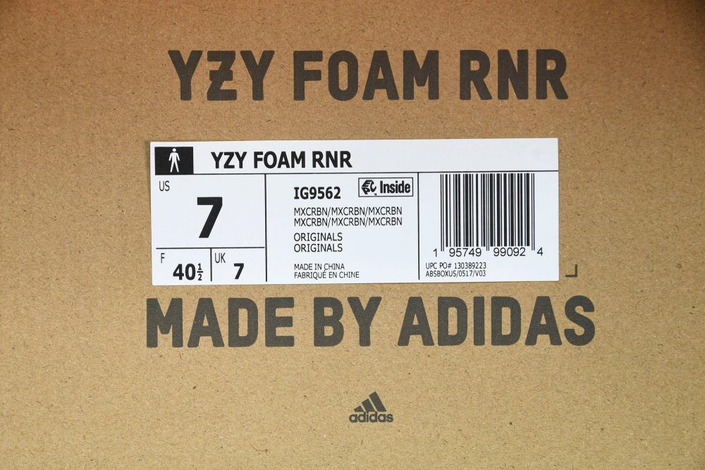 Yzy Foam RNNR 'MX Carbon' - Image 19