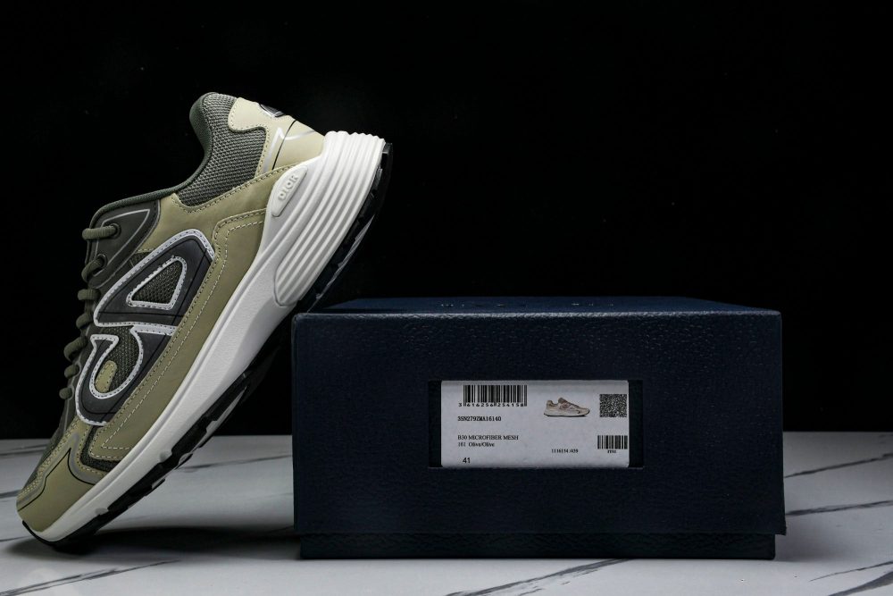 D1or B30 'Olive White' - Image 26