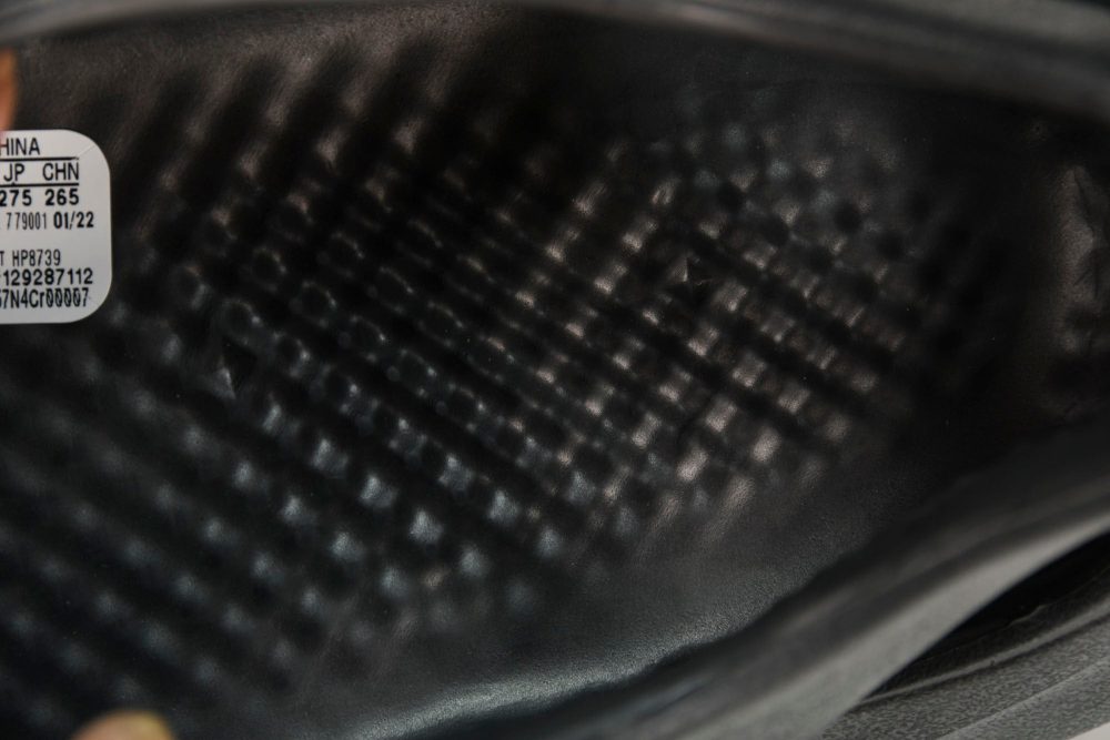 Yzy Foam RNNR 'Onyx' - Image 12
