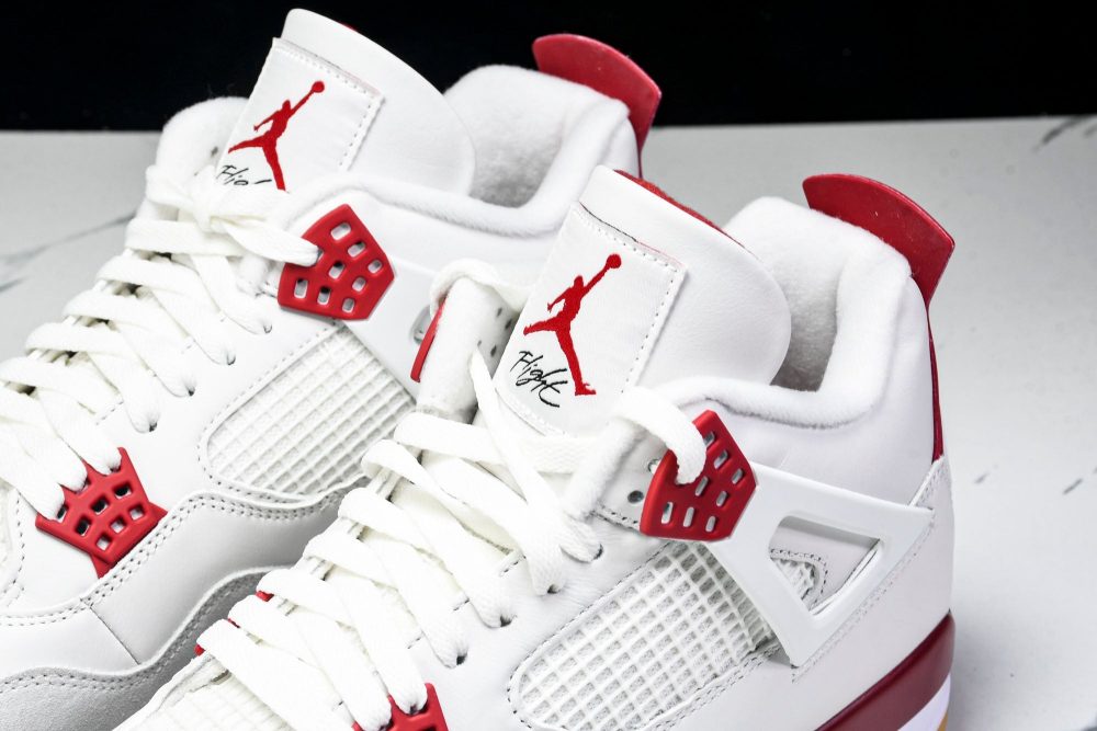AJ4 Retro SB 'Varsity Red' (Friends & Family) - Image 19