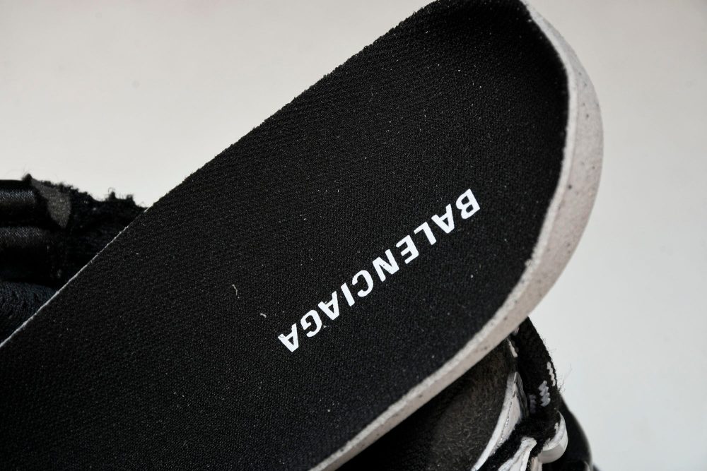 Runner 'White Black' - Image 10