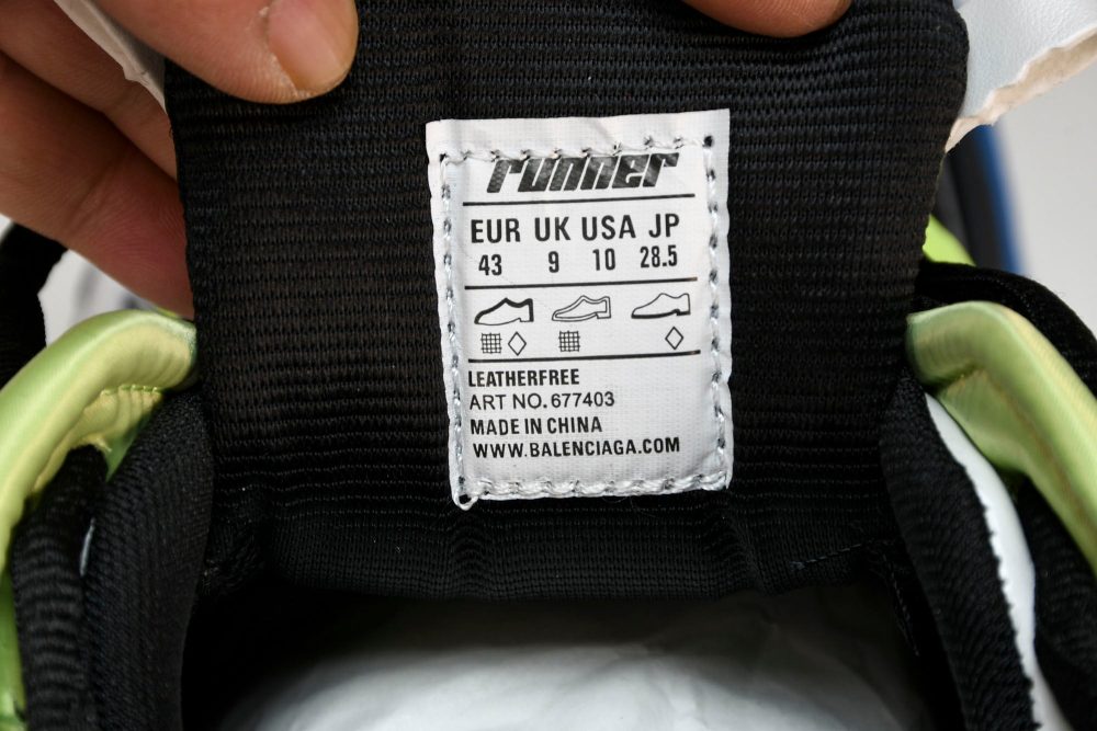 Runner 'Green Blue Grey Black' - Image 10