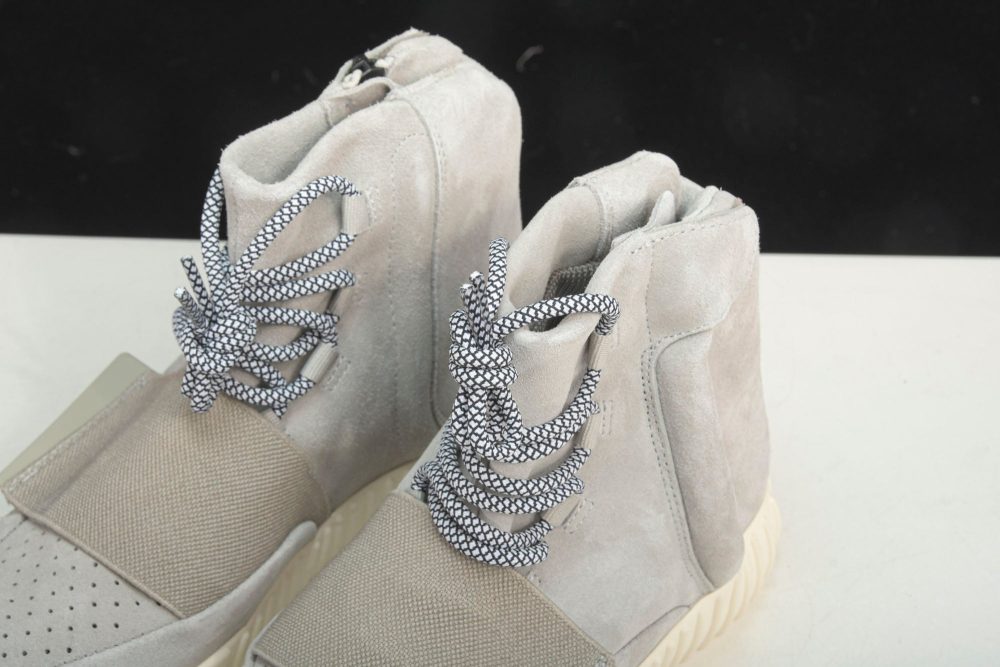 Yzy Boost 750 OG Carbon - Image 10