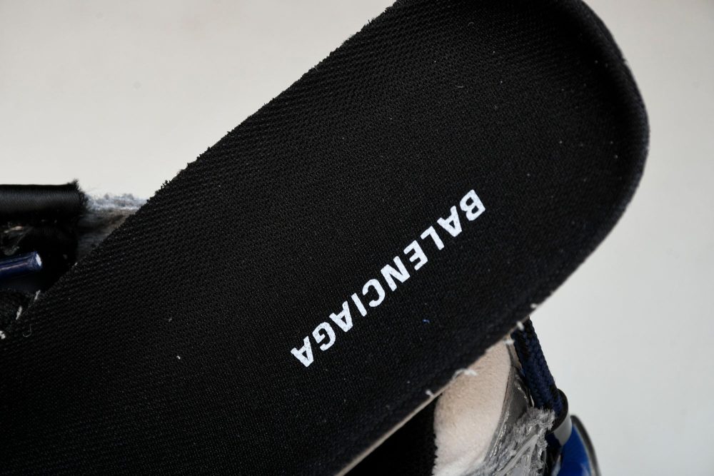 Runner 'Grey Blue Red Black' - Image 10