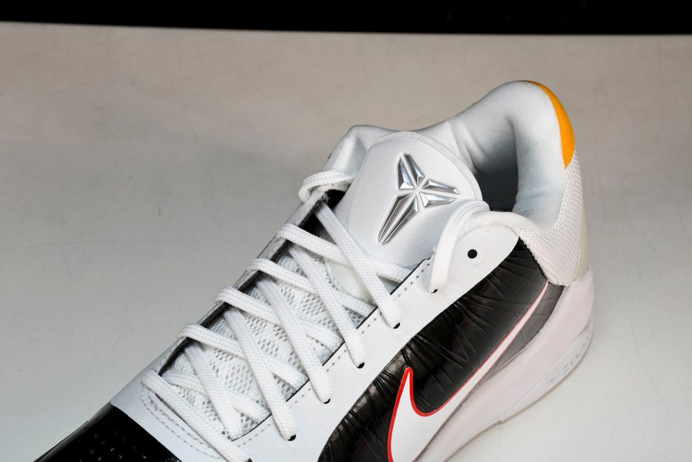 Kobe 5 Protro 'Bruce Lee Alternate' - Image 10