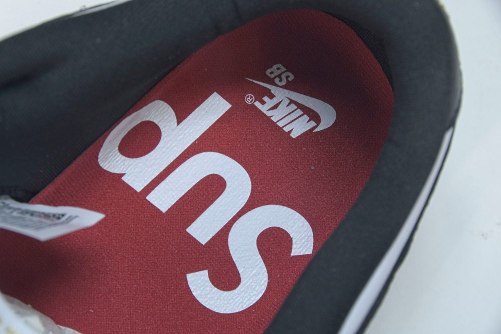Supreme x SB Dnk Low Stars 'Black' - Image 11