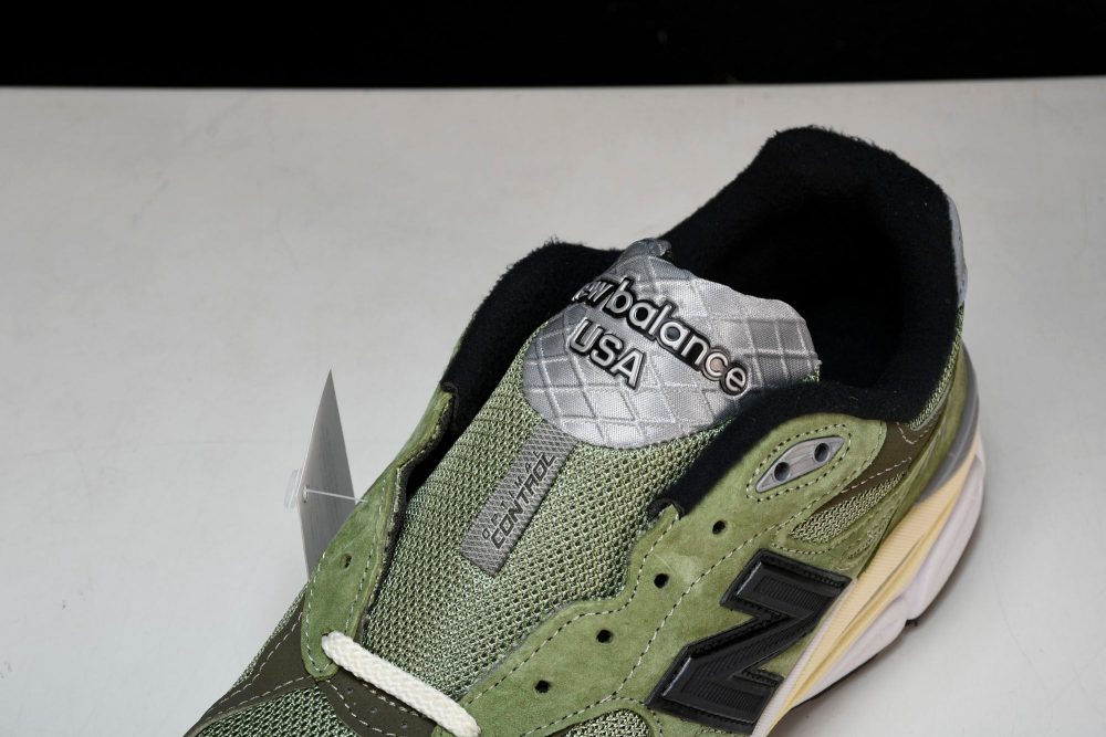 NB 990v3 x JJJJound 'Olive' - Image 11