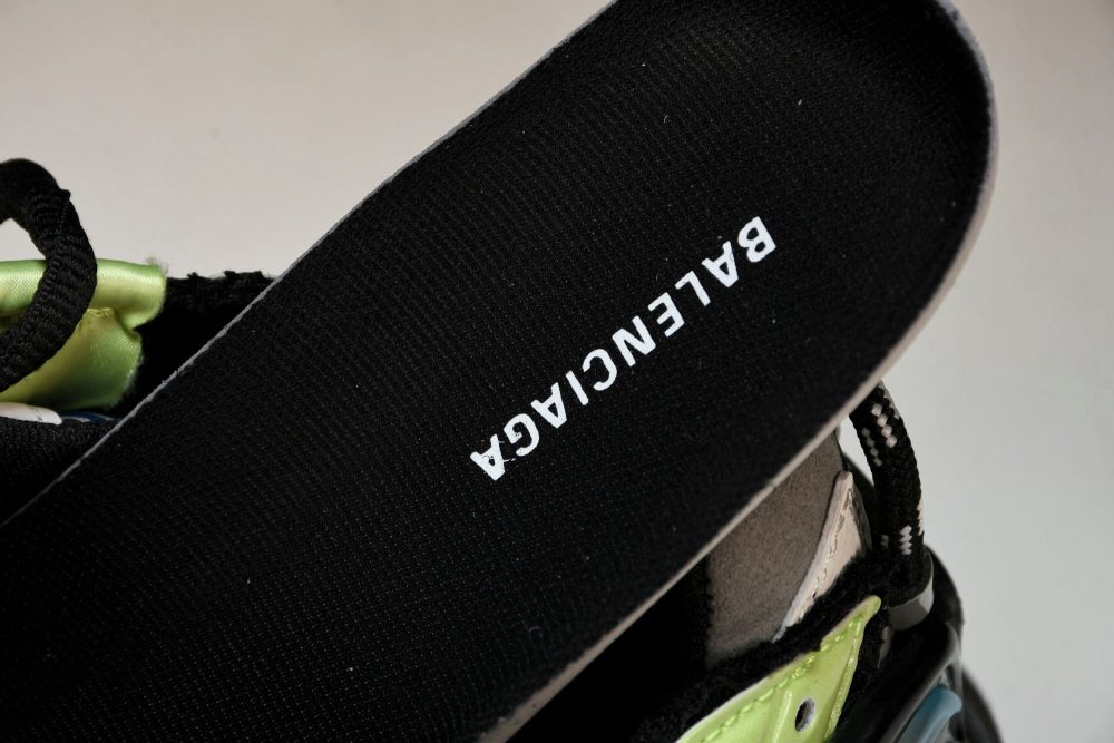 Runner 'Green Blue Grey Black' - Image 11