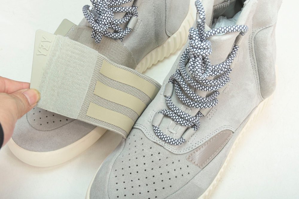 Yzy Boost 750 OG Carbon - Image 11