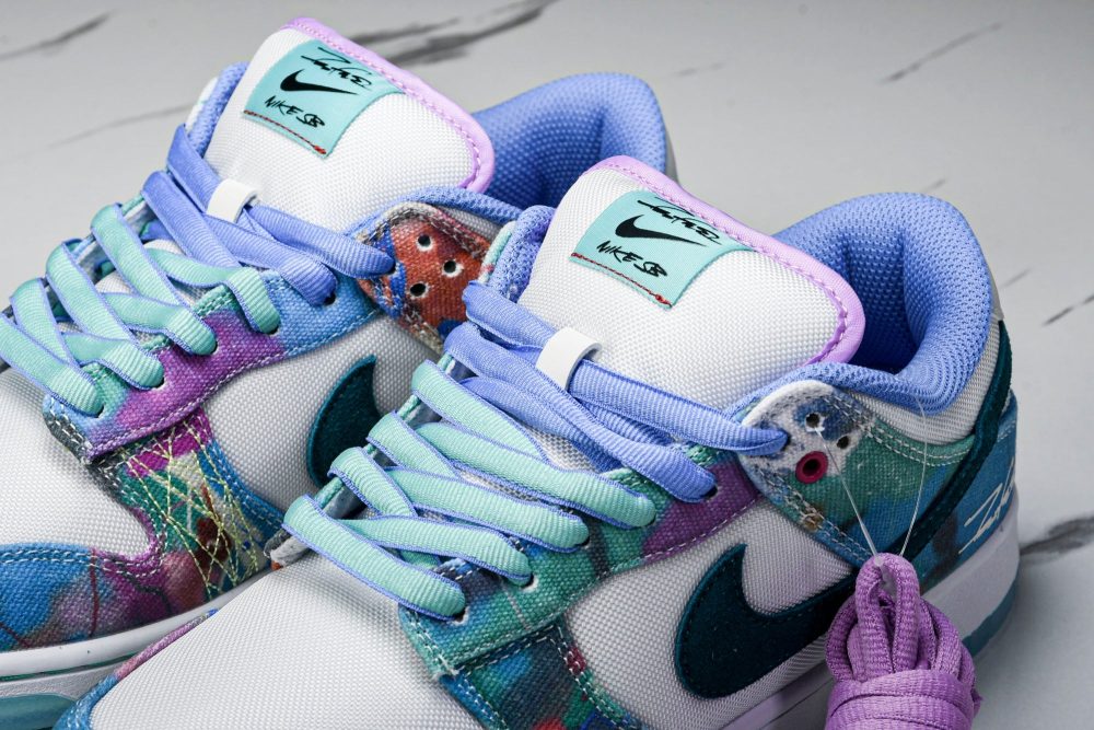 SB Dnk Low x Futura Laboratories 'Bleached Aqua' - Image 21