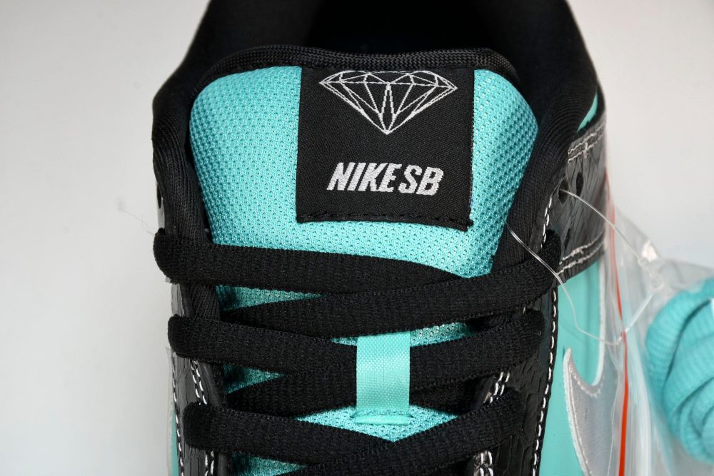 SB Dnk Low x Diamond Supply Co. - Image 12