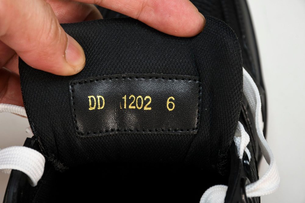 Louis Vuittоп Trainer Low 'Black Embossed' - Image 12