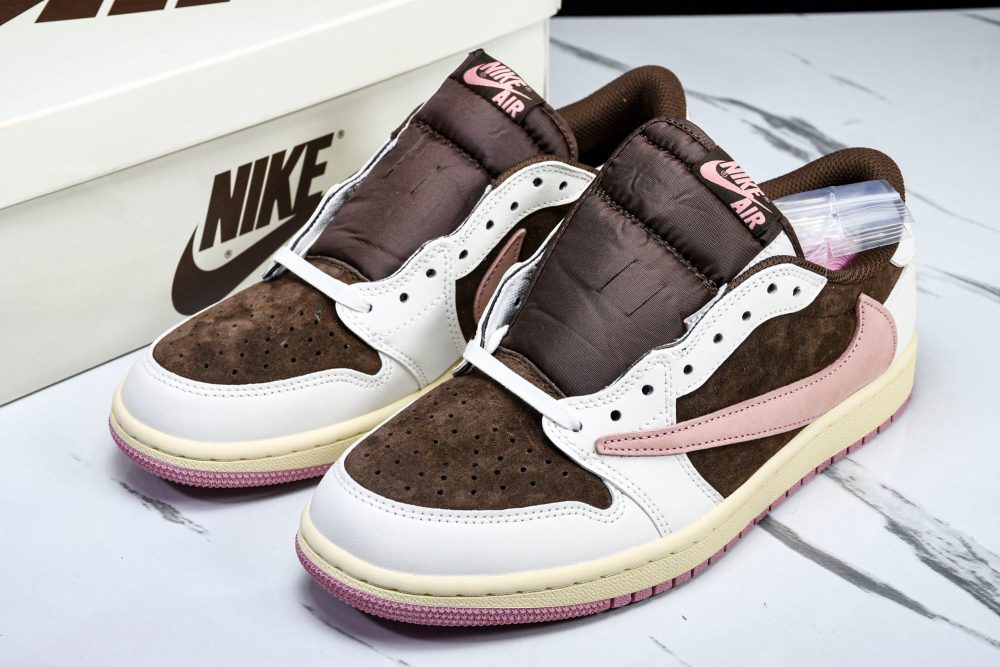 Travis Scott AJ1 Retro Low OG 'Dark Pony' - Image 20