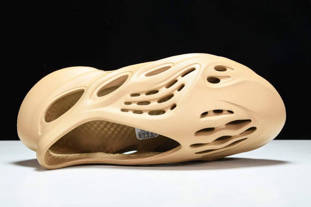 Yzy Foam RNNR 'Ochre' - Image 3