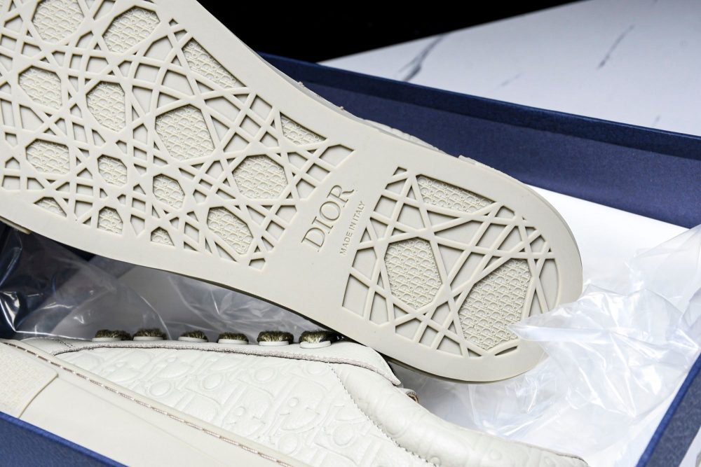 D1or B33 Gravity Leather 'Oblique Triple Beige' - Image 26