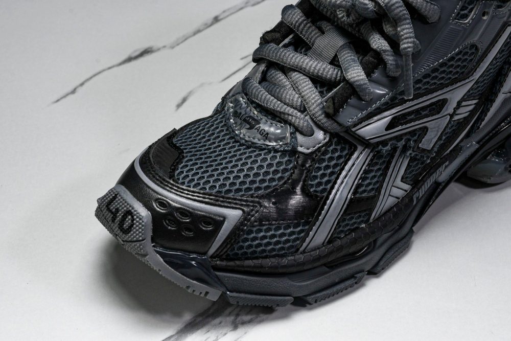 Runner 'Dark Grey Black' - Image 9