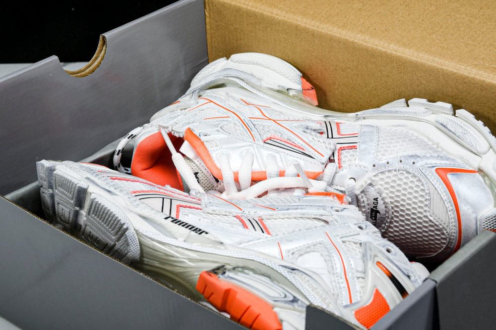 Runner 'White Orange' - Image 23