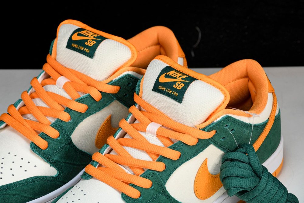 SB Dnk Low 'Legion Pine Kumquat' - Image 20