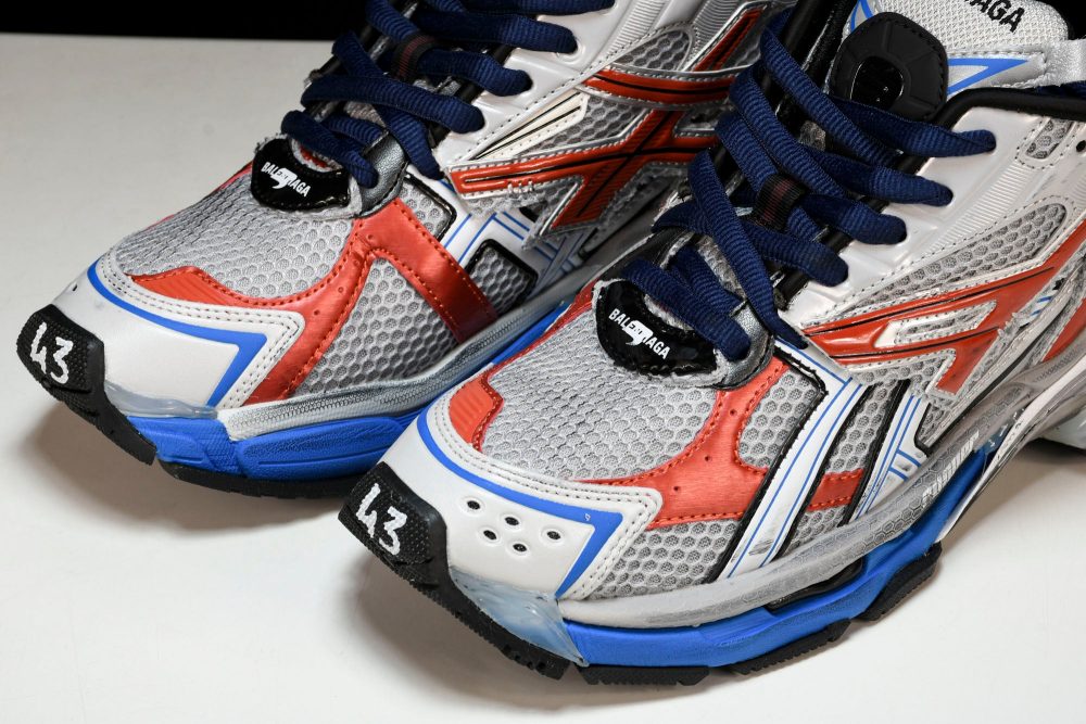 Runner 'Grey Blue Red Black' - Image 17