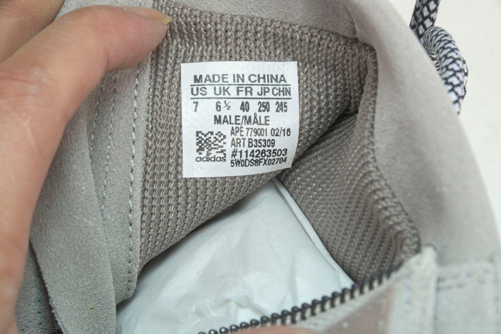 Yzy Boost 750 OG Carbon - Image 17