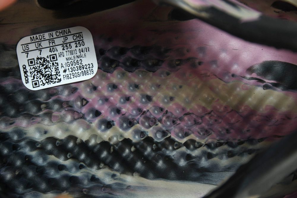 Yzy Foam RNNR 'MX Carbon' - Image 13