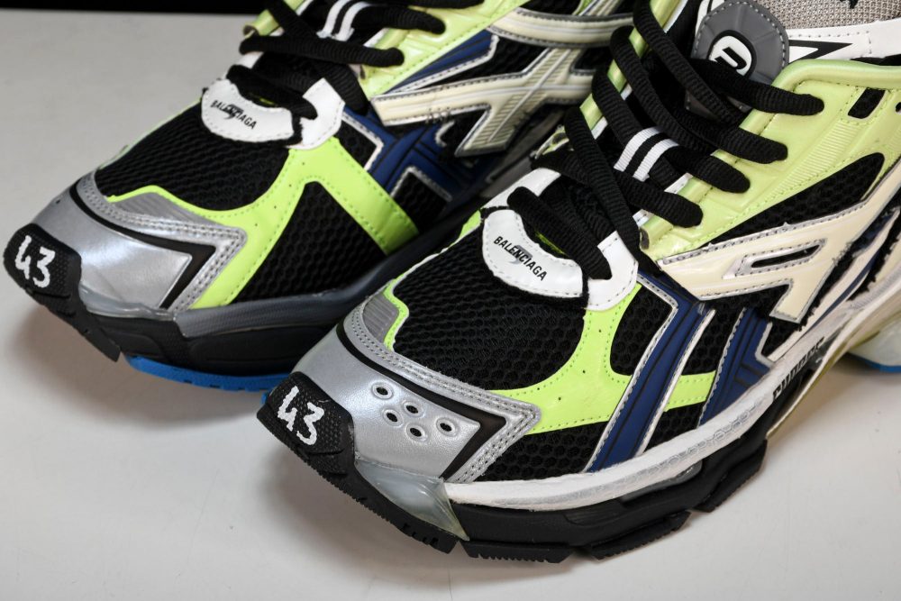 Runner 'Green Blue Grey Black' - Image 18