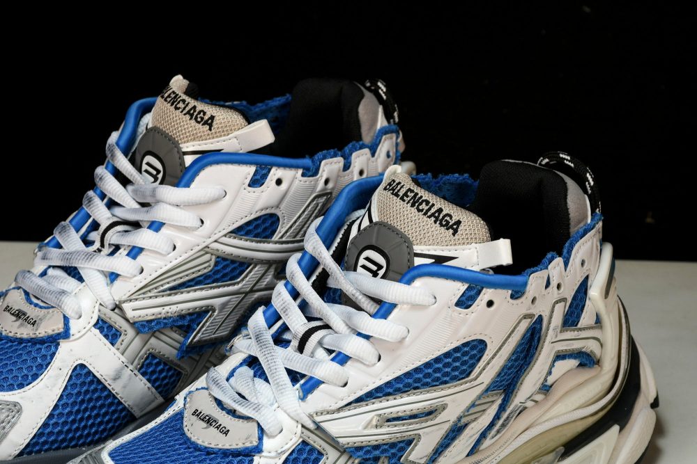 Runner 'Blue Grey' - Image 18