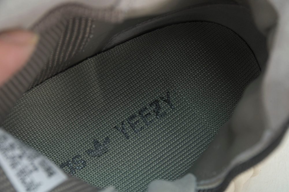 Yzy Boost 750 OG Carbon - Image 18