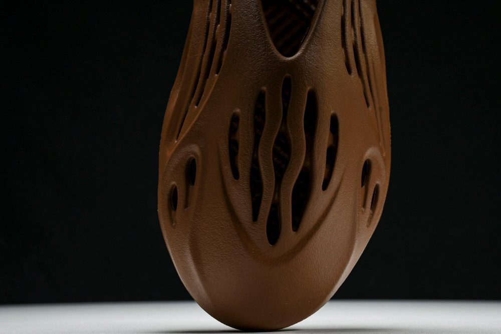 Yzy Foam RNNR 'Clay Red' - Image 6