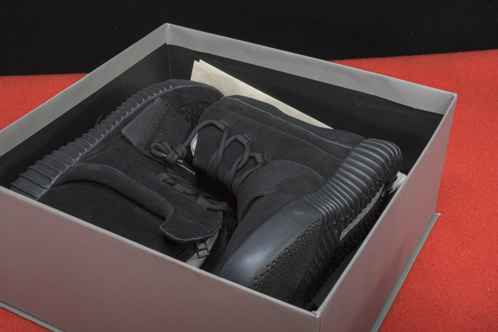 Yzy Boost 750 Triple Black - Image 22
