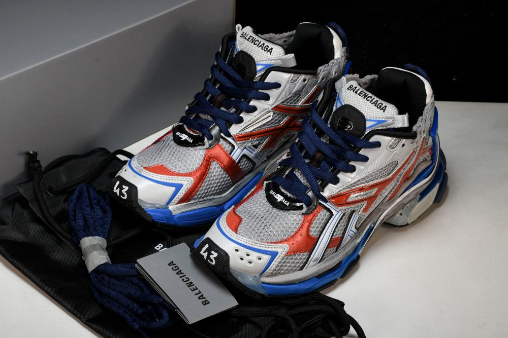 Runner 'Grey Blue Red Black' - Image 19