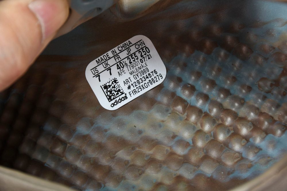 Yzy Foam RNNR 'MX Sand Grey' - Image 11