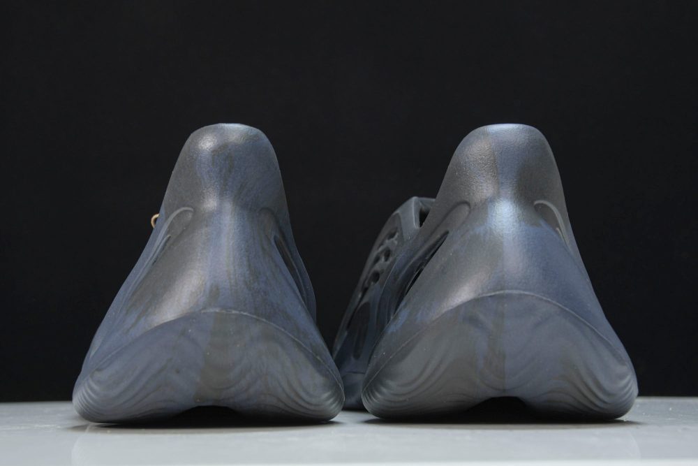 Yzy Foam RNNR 'Mineral Blue' - Image 7