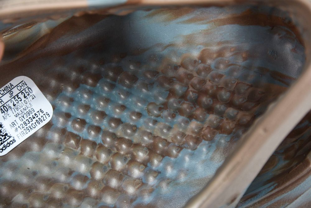 Yzy Foam RNNR 'MX Sand Grey' - Image 12
