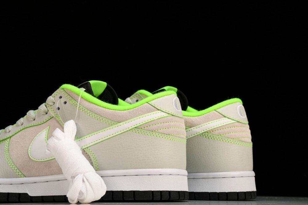 Dnk Low Oregon Ducks PE - Image 8