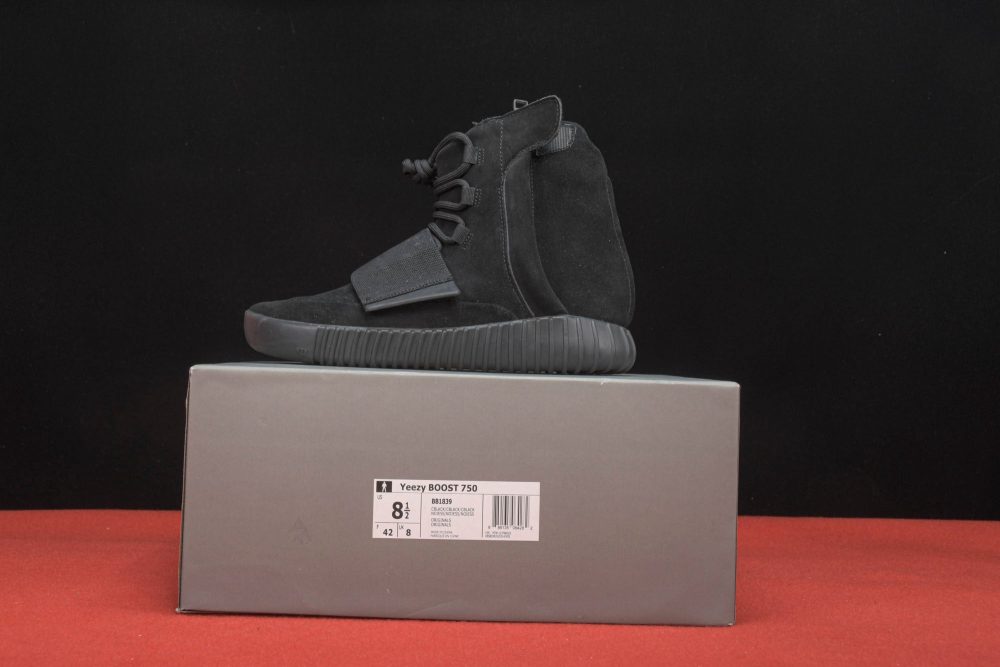 Yzy Boost 750 Triple Black - Image 23