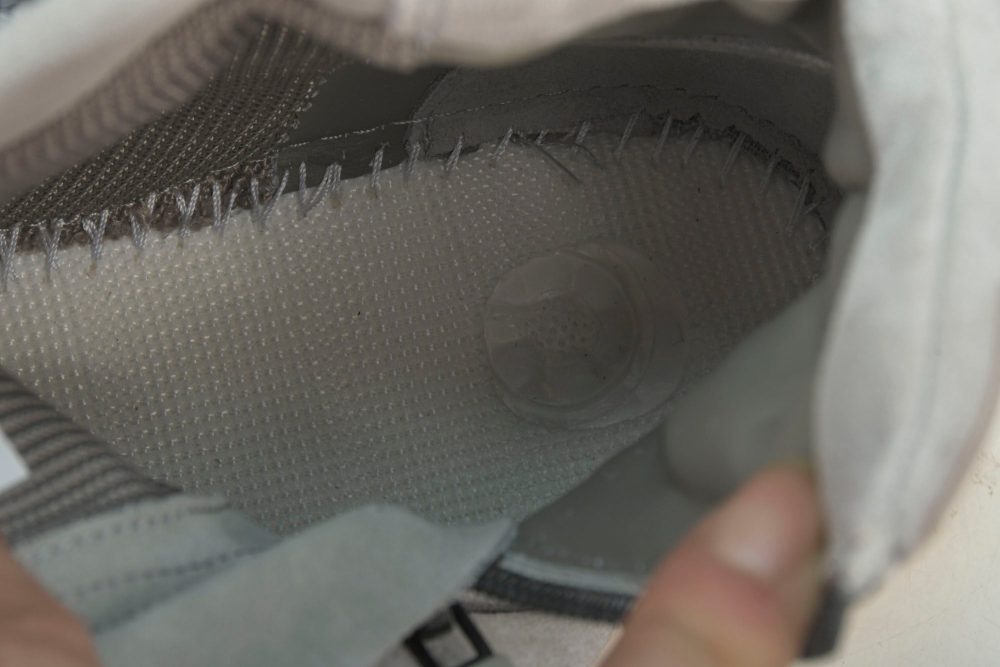 Yzy Boost 750 OG Carbon - Image 20