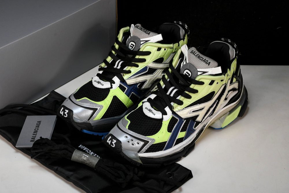 Runner 'Green Blue Grey Black' - Image 20