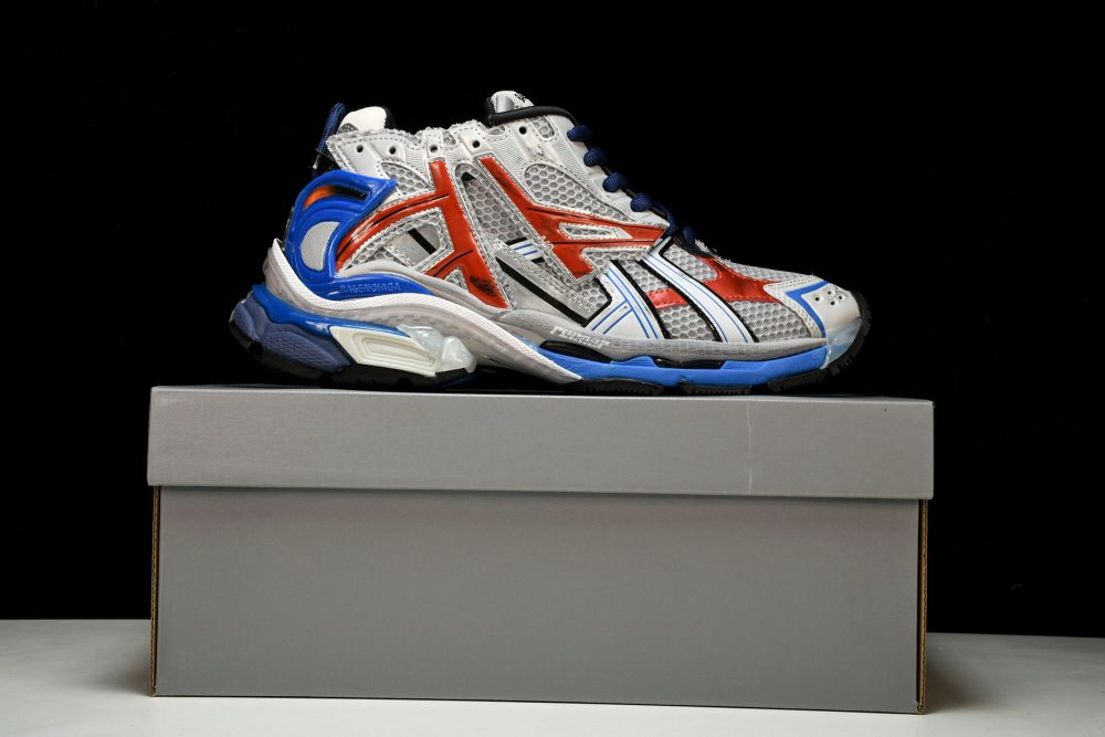 Runner 'Grey Blue Red Black' - Image 22