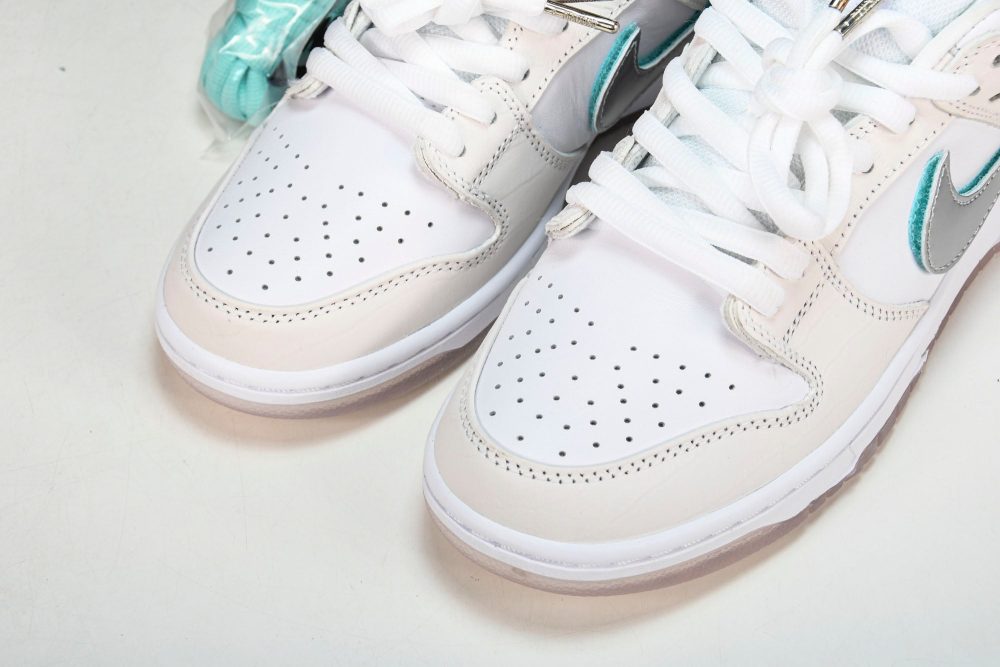 SB Dnk Low x Diamond Supply Co. 'White Diamond' - Image 22