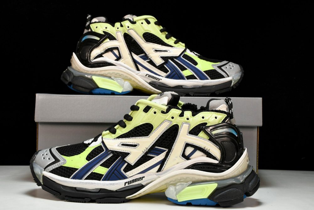 Runner 'Green Blue Grey Black' - Image 22